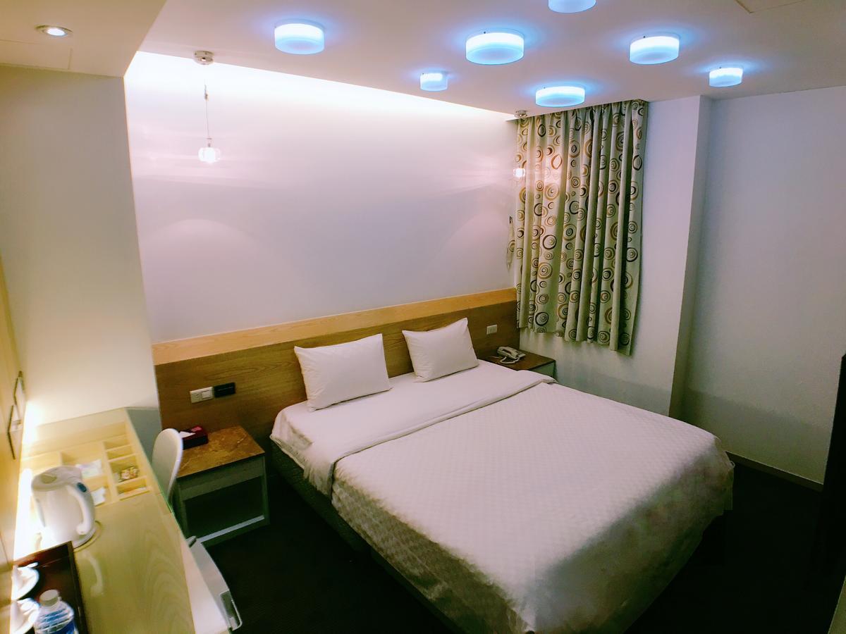 Meng Qi Hotel Taipei Bagian luar foto