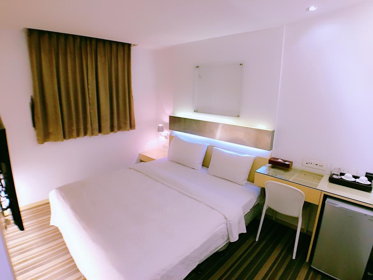 Meng Qi Hotel Taipei Bagian luar foto